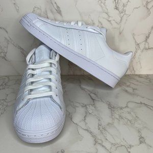Men’s All White Adidas Superstar Lace Up Tennis Shoes size 8.5